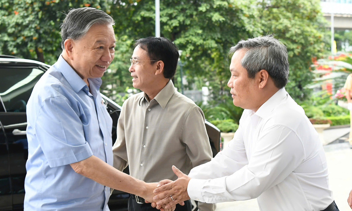 Tổng Bí thư, Chủ tịch nước: 'Thi vào lớp 10 căng thẳng hơn đại học'