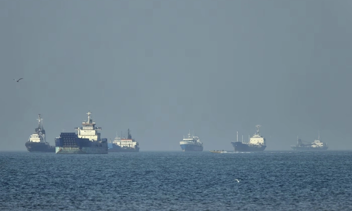 Nguy cơ với Trung Đông khi eo biển Hormuz tiếp tục dậy sóng