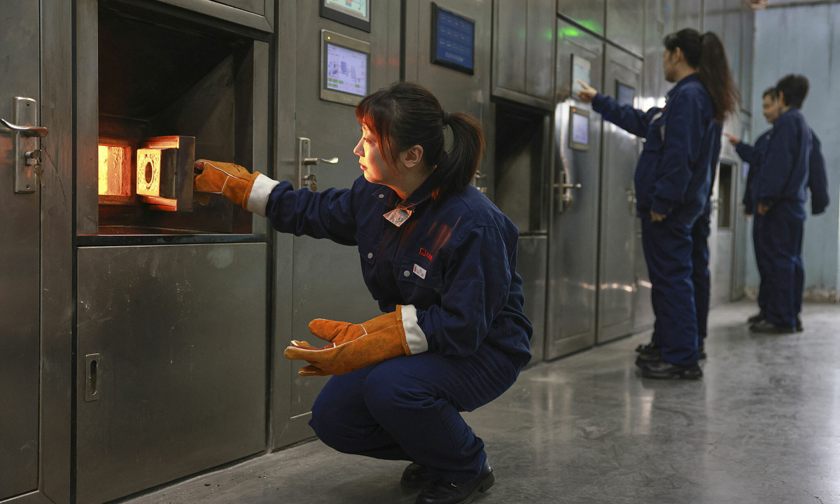 Hoa hồng lửa - Đội nữ nhân viên hỏa táng toàn nữ duy nhất ở Trung Quốc