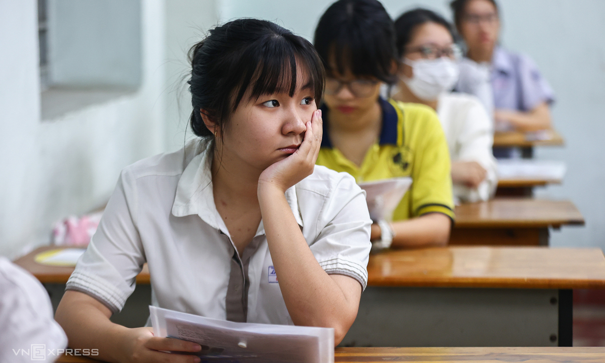 Học trò 'cắn bút', ngán ngẩm vì Toán thực tế