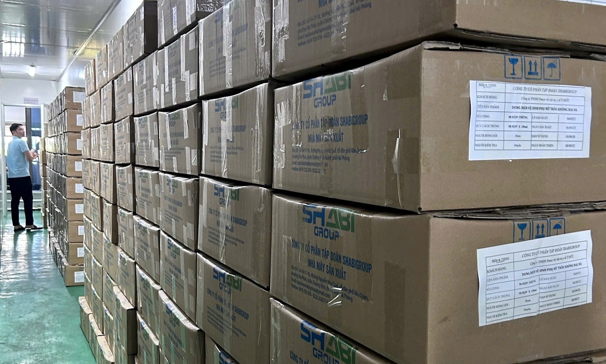 Thủ đoạn sản xuất dung dịch vệ sinh phụ nữ giả