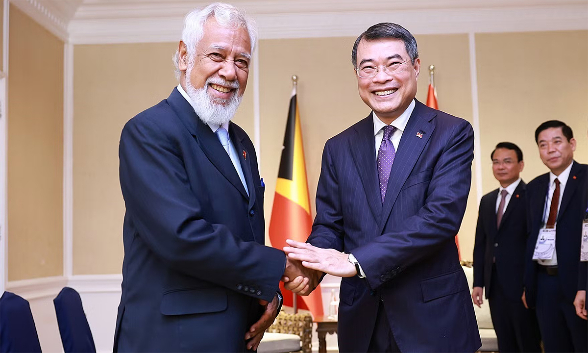 Thủ tướng gặp lãnh đạo các nước ASEAN, đề cao hợp tác kinh tế