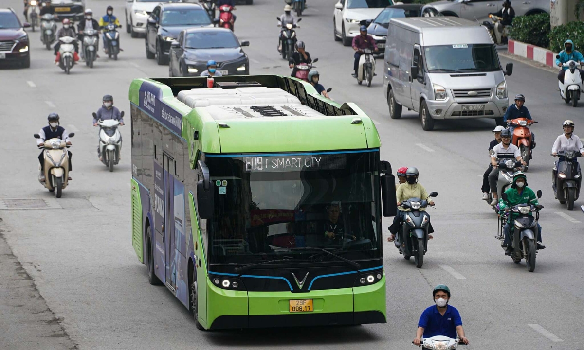 Hơn 40% xe buýt Hà Nội đã chuyển sang năng lượng xanh