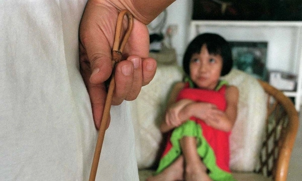 Ân hận cả đời vì trận đòn đánh con 10 năm trước