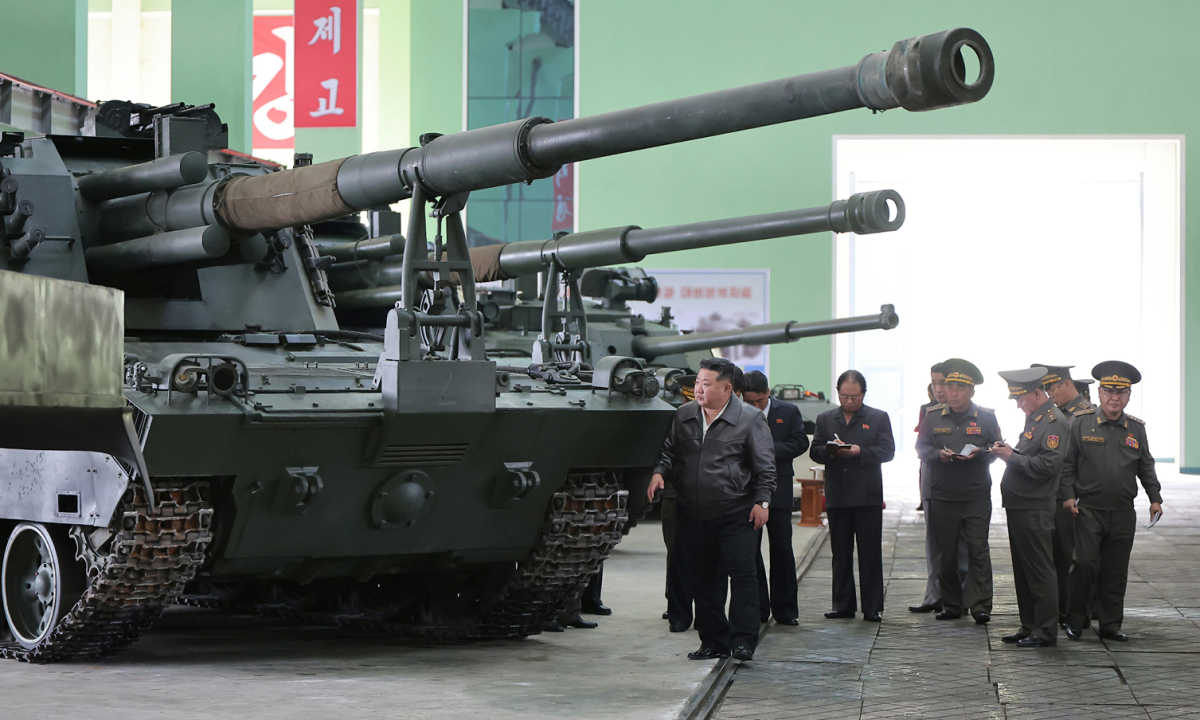 Ông Kim Jong-un thị sát dàn pháo tự hành có thể uy hiếp Seoul