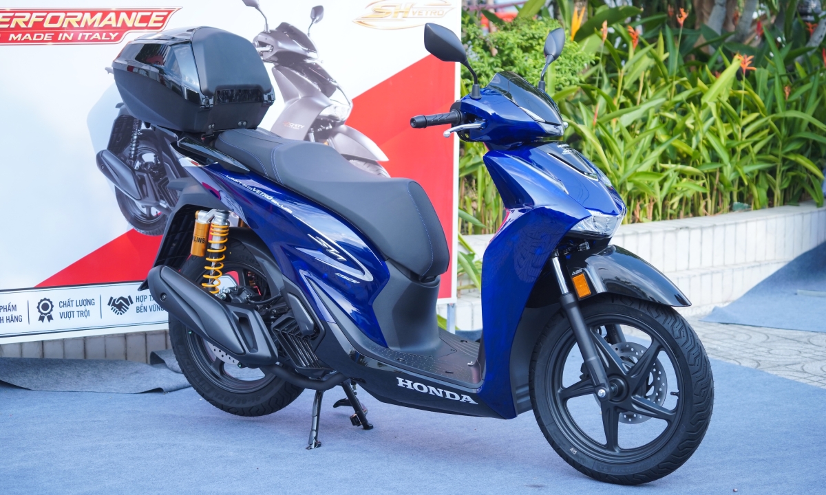 Honda SH 150i Vetro Blue nhập Italy, giá 235 triệu đồng