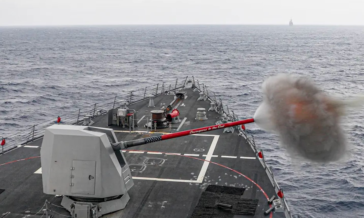 Cuộc đấu hỏa lực ở Hormuz khiến triển vọng hòa bình Mỹ - Iran thêm xa vời
