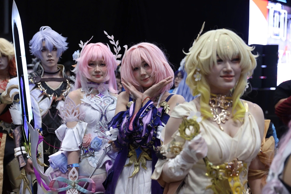 Hàng trăm cosplayer diễu hành tại Vietnam GameVerse 2026