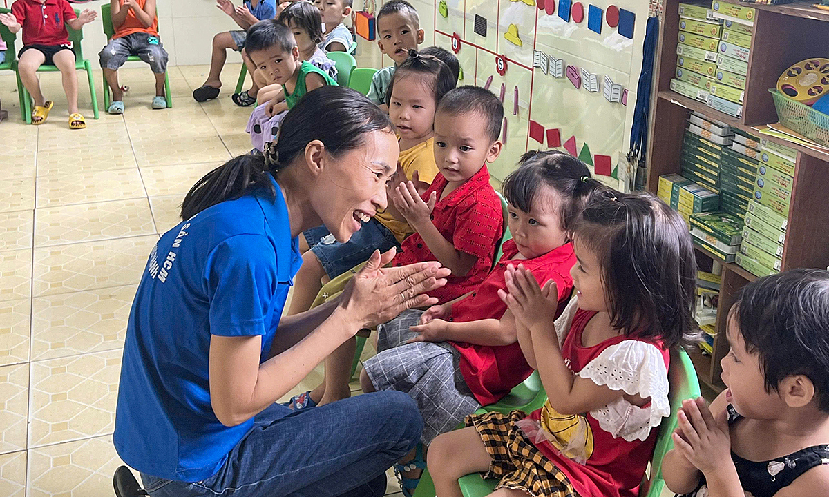 Giáo viên, nhân viên hợp đồng sắp được trả lương sau gần 6 tháng 'treo'
