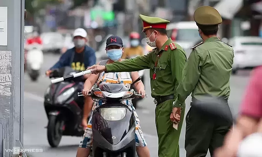 Đề xuất bổ sung quyền phạt 9 lỗi đăng ký xe cho trưởng công an xã