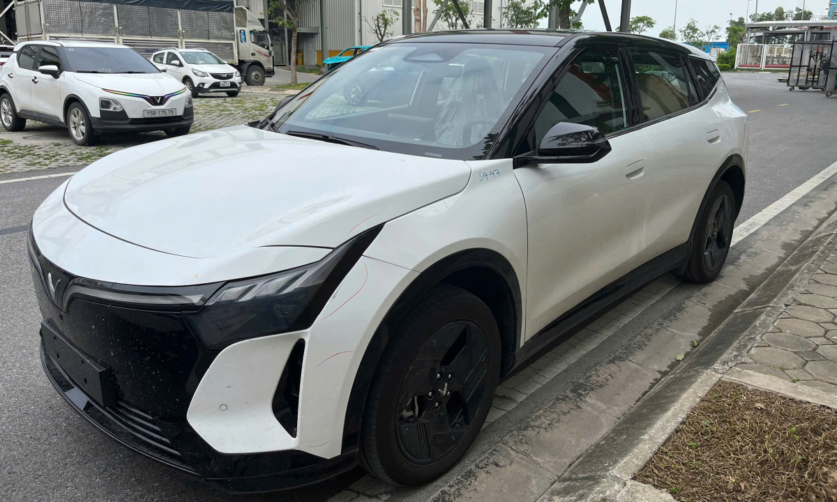 VinFast VF 8 thế hệ mới lộ diện