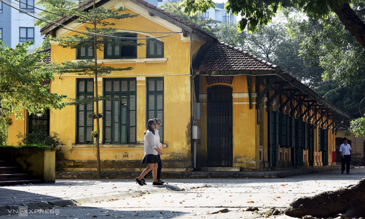 Tranh luận trường chuyên 'chuẩn quốc tế' là luyện chứng chỉ, du học