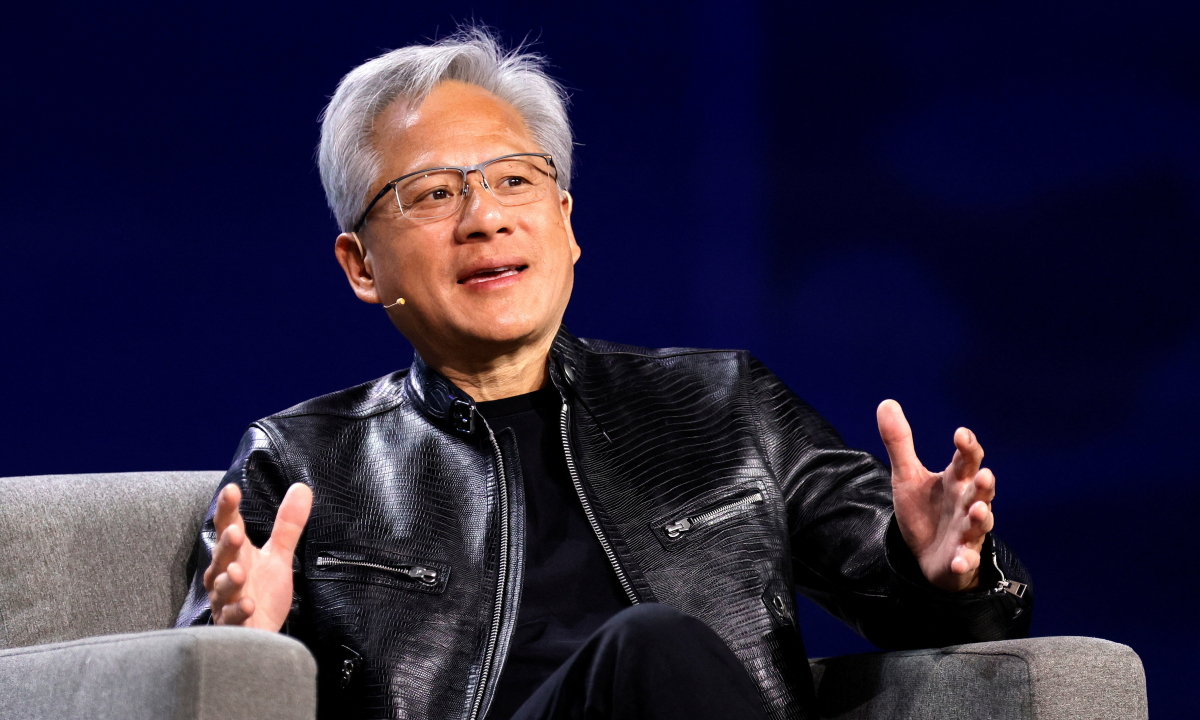 CEO Nvidia được mời công du Trung Quốc cùng ông Trump 'vào phút chót'