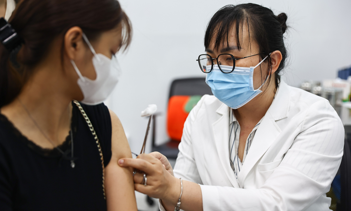 Dùng thuế thuốc lá, rượu bia hỗ trợ điều trị bệnh mãn tính
