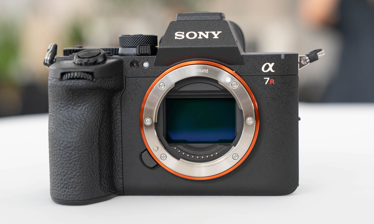 Sony A7 R VI - máy ảnh cảm biến xếp chồng giá 114 triệu đồng