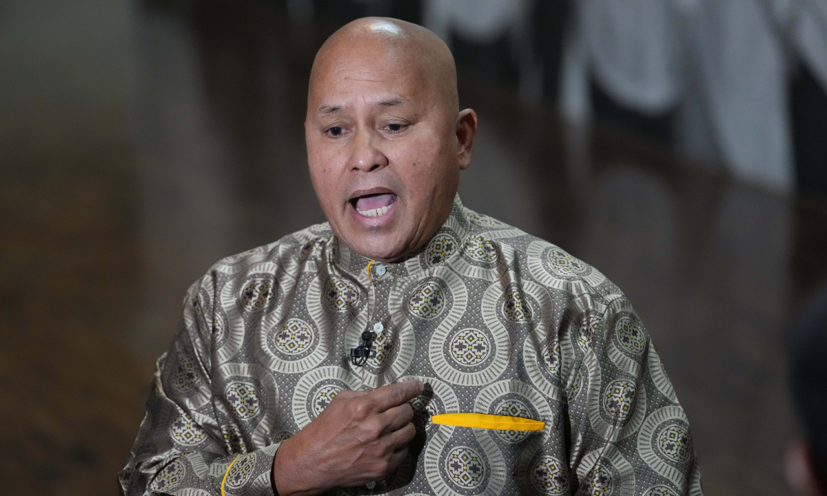 Khoảnh khắc đồng minh của ông Duterte trốn khỏi đội truy nã