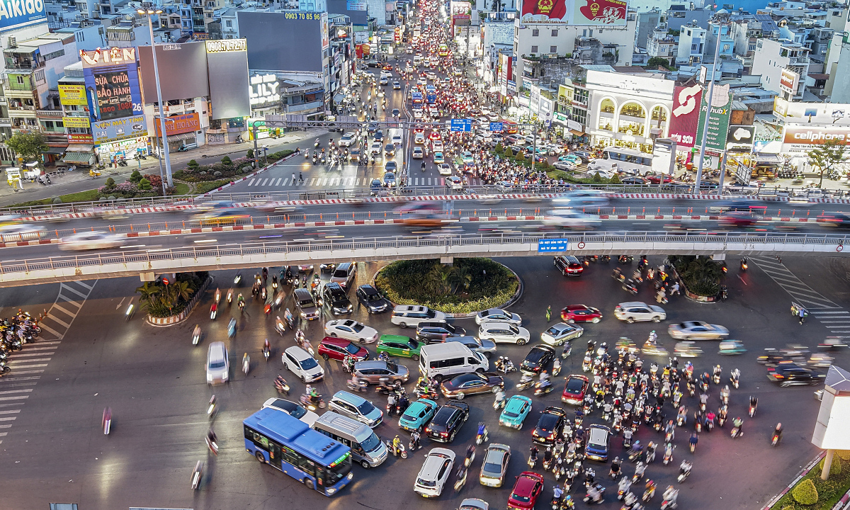 Áp lực giao thông ở ngã tư Hàng Xanh trước cải tạo