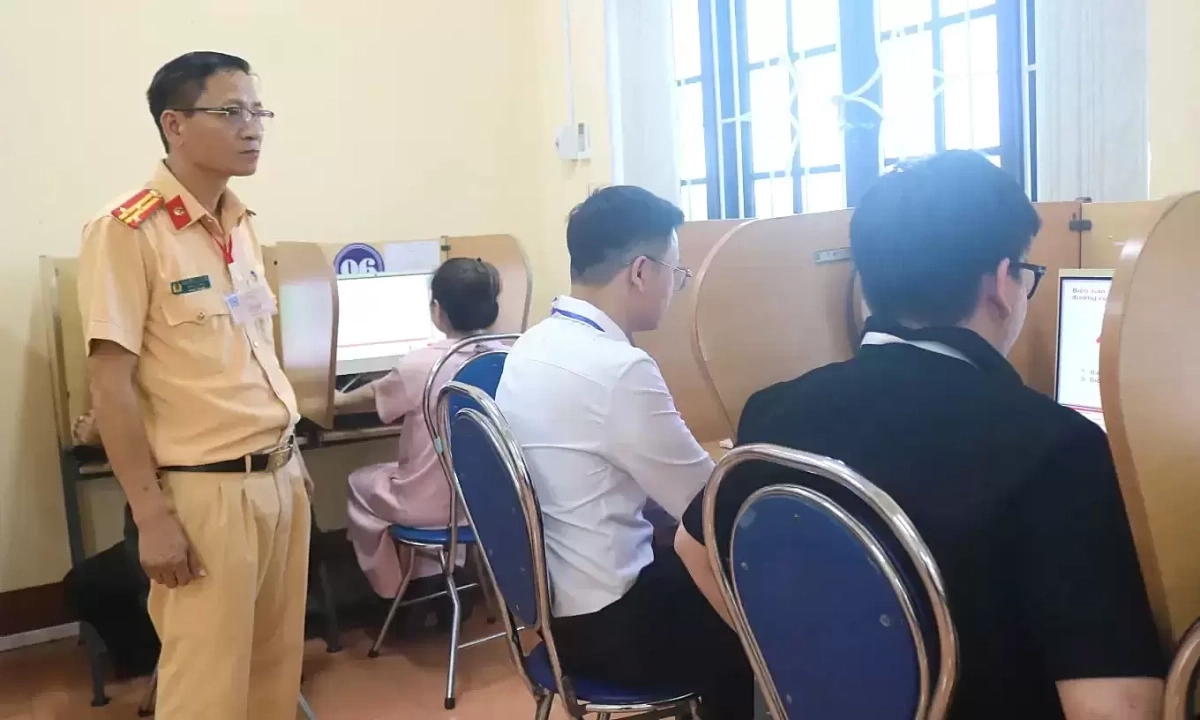 Đề xuất tăng gấp đôi số câu lý thuyết với người thi lại bằng lái