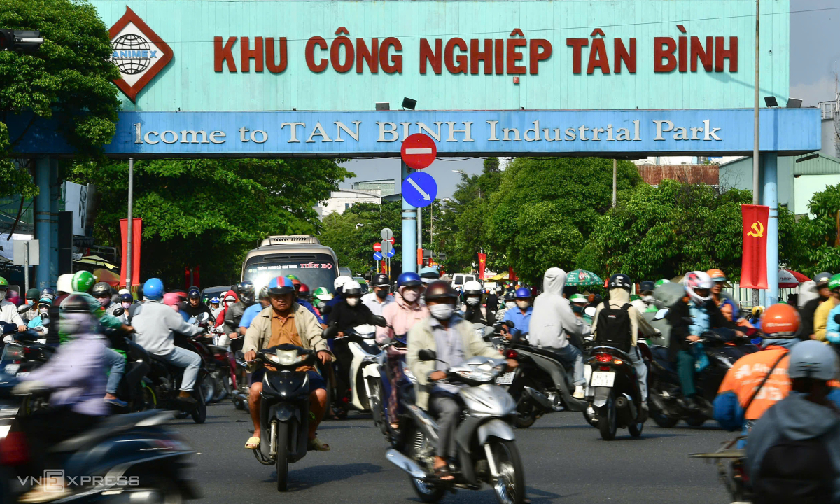 TP HCM hụt hơi trên 'đường ray cũ'