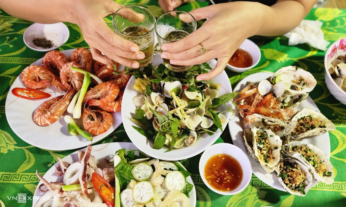 Bị 'bóc phốt' sai trên mạng, chủ quán có quyền kiện thực khách?