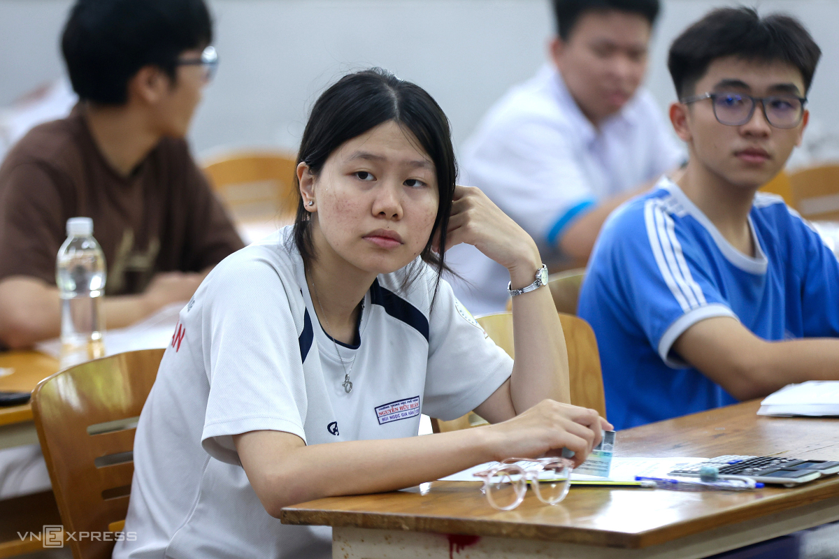5 khối ngành lấy điểm sàn đại học cao vượt chuẩn