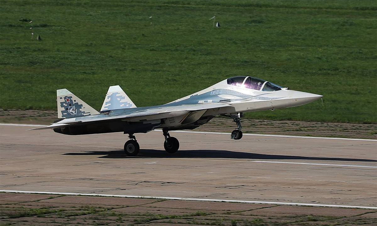 Tiêm kích Su-57 hai chỗ ngồi lần đầu bay thử