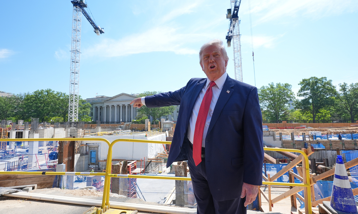 Ông Trump cho xây căn cứ drone, bệnh viện ngầm trong Nhà Trắng