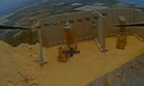 Khoảnh khắc drone Hezbollah tập kích 'bệ phóng Vòm Sắt Israel'