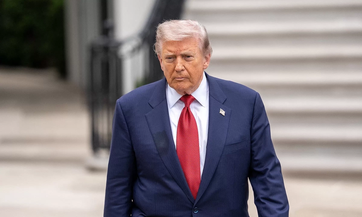 Ông Trump có thể bỏ lỡ đám cưới con trai vì tình hình Iran