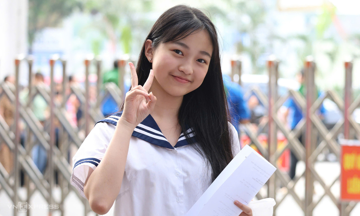 Đề thi Văn vào lớp 10 chuyên Khoa học xã hội và Nhân văn