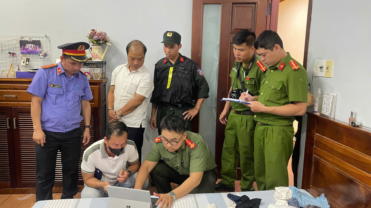 Giám đốc Ban quản lý rừng phòng hộ Bắc Sông Hương bị bắt