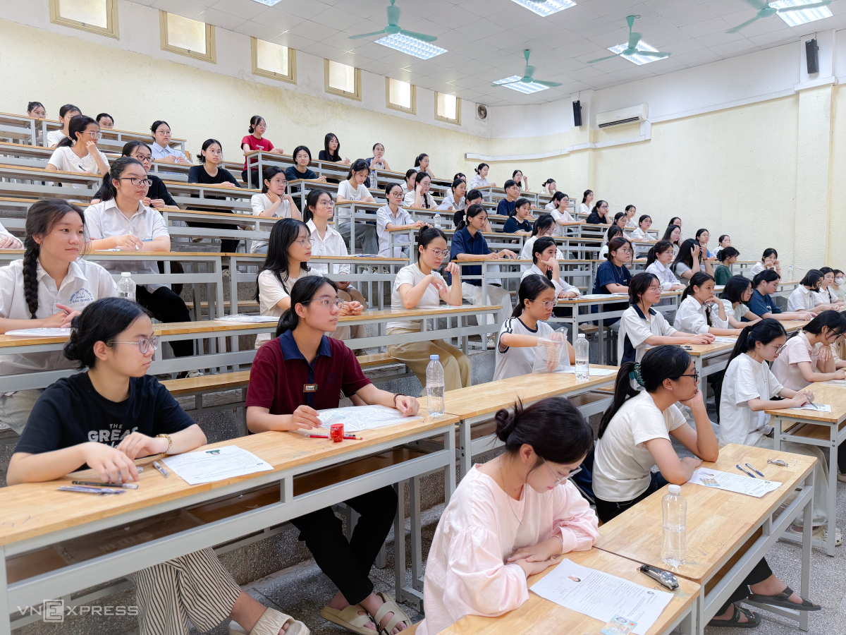Thí sinh đổ về kỳ thi Sư phạm đông nhất trước nay
