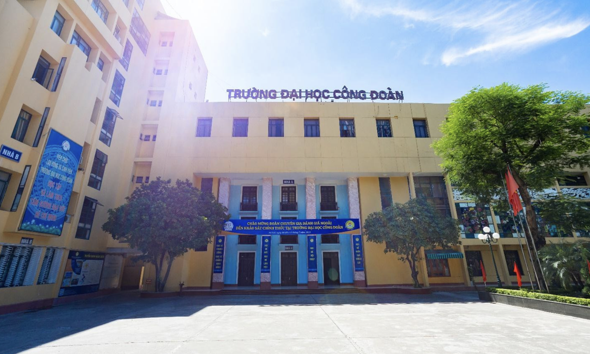 Bị sinh viên phản ứng, trường lùi lịch thi đầu ra tiếng Anh, Tin học