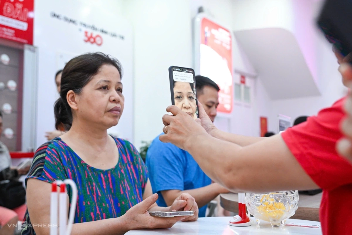 Nhà mạng đến tận nhà xác thực thông tin thuê bao