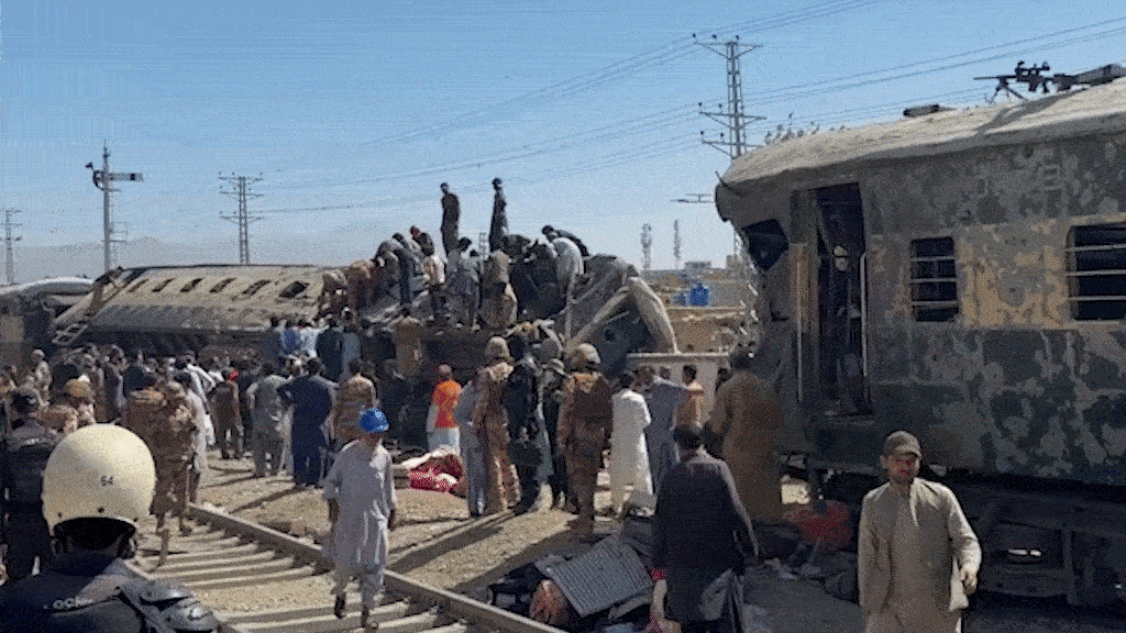 Đánh bom tàu hỏa ở Pakistan khiến ít nhất 24 người chết
