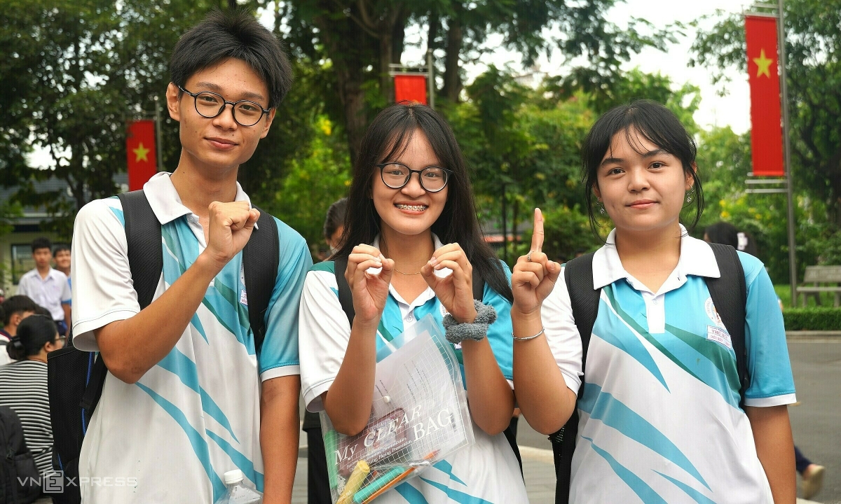 Đổ xô thi đánh giá năng lực, nâng điểm vào đại học