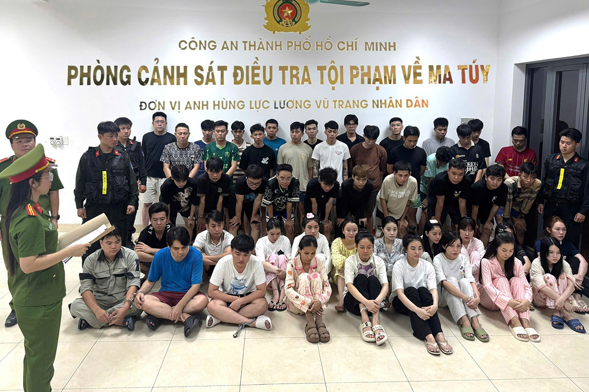 Cảnh sát đột kích bắt nhiều người trong quán bar ở Vũng Tàu