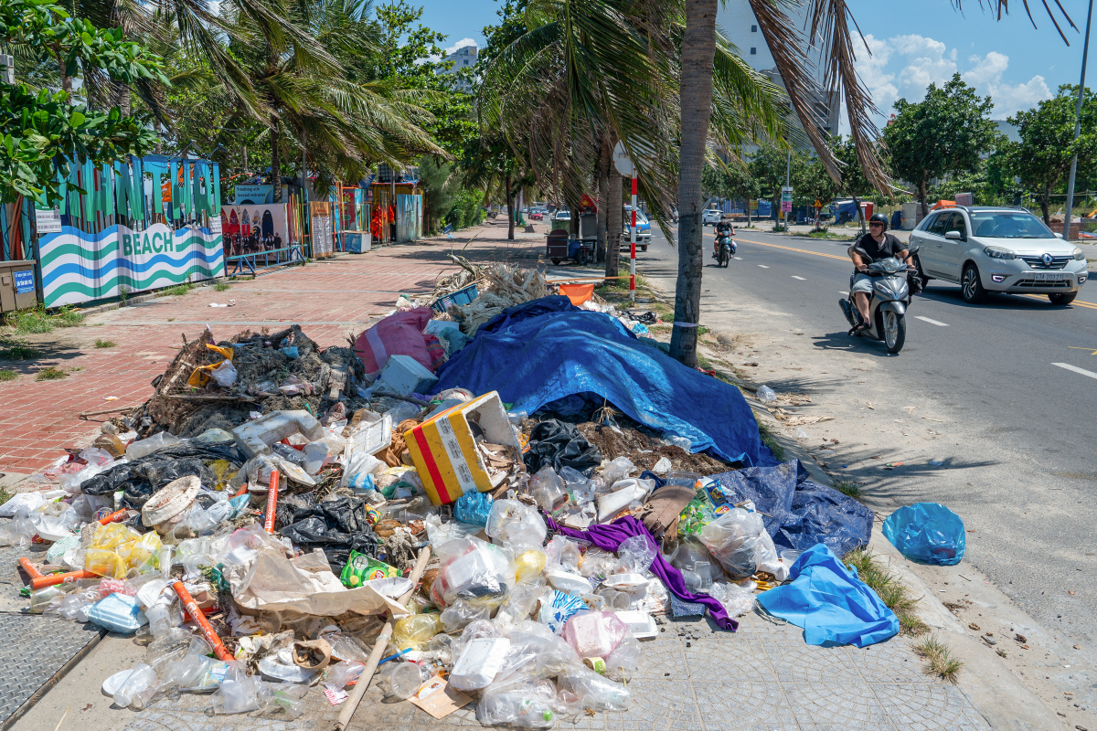 Rác thải tràn ngập đường phố Đà Nẵng 관련 이미지