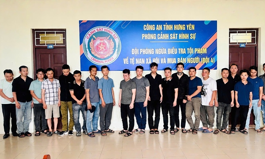 Đường dây cá độ bóng đá 'nhóm kín' trước thềm World Cup