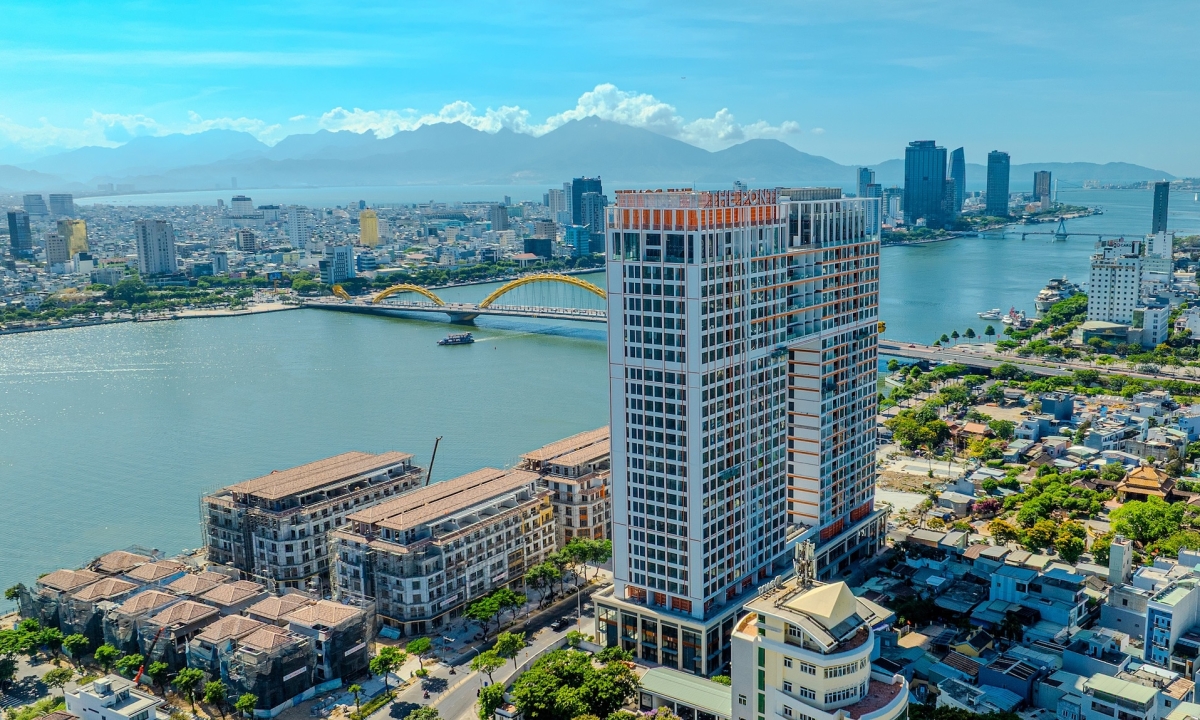 Tổ hợp Sun Ponte Residence mặt sông Hàn sau 2 năm thi công