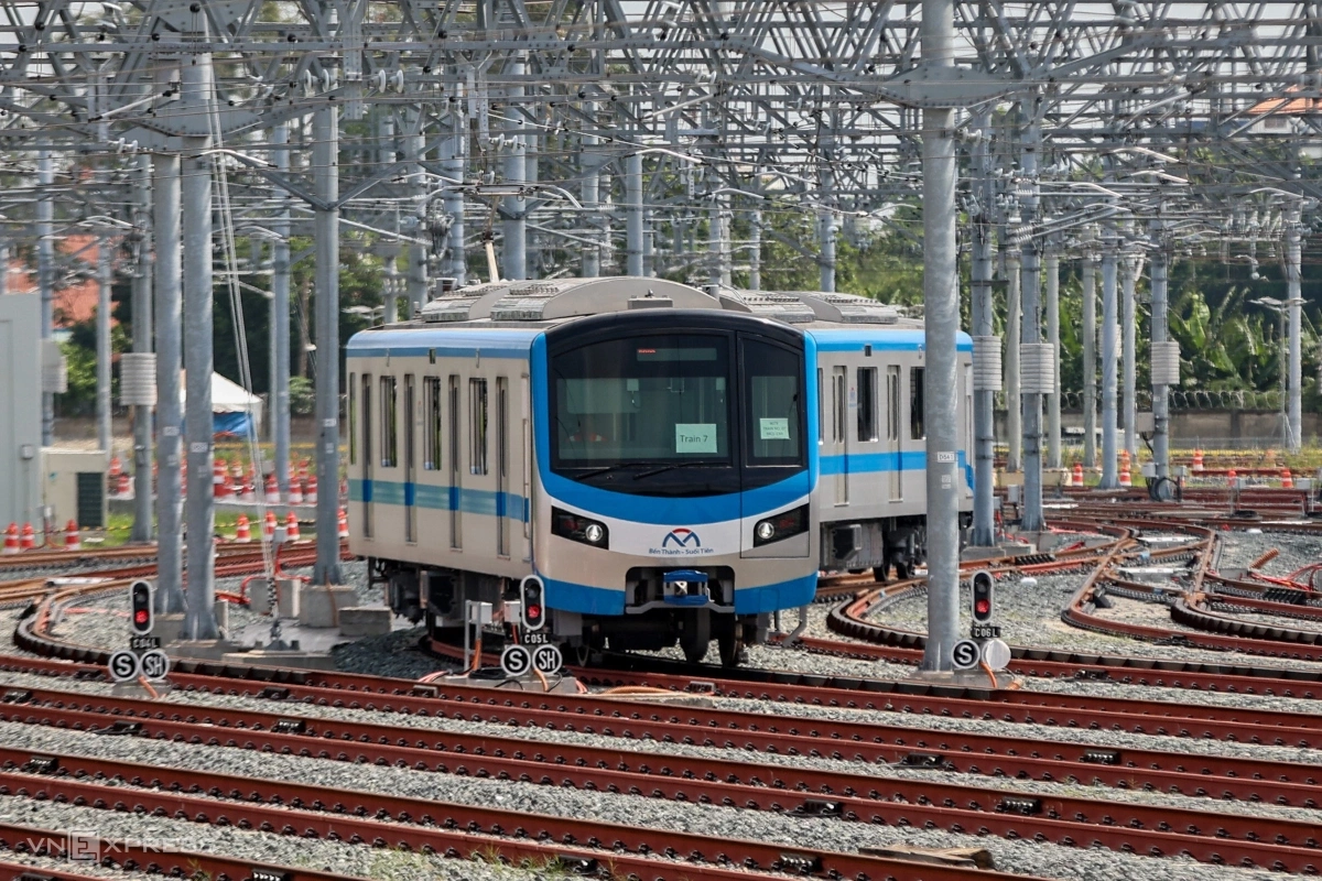 Bộ Chính trị yêu cầu TP HCM hoàn thành 200 km metro vào năm 2030