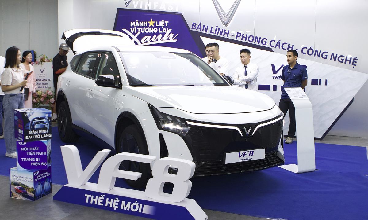 VinFast mở đặt cọc VF 8 thế hệ mới
