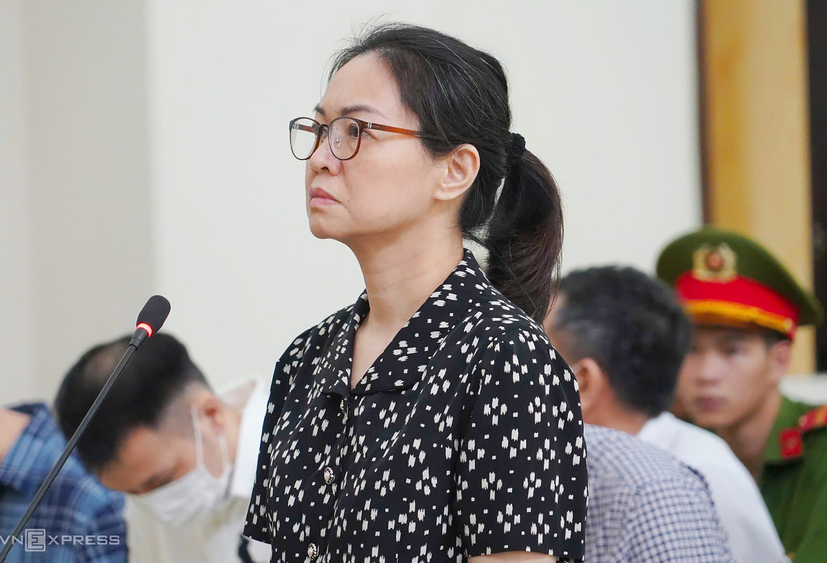 Hai cựu cục trưởng của Bộ Y tế 'nhận 52 tỷ đồng' được giảm án