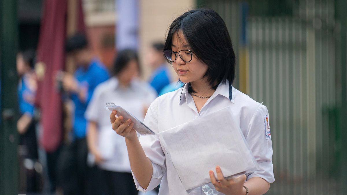 Đề thi Toán vào lớp 10 Hà Nội 2026 kèm đáp án chi tiết