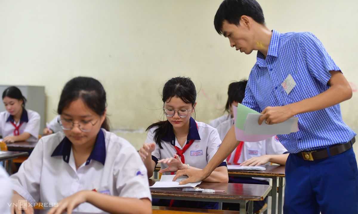 Nhiều đề Tiếng Anh thi lớp 10 ở TP HCM bị lỗi mờ, mất chữ
