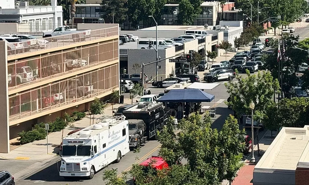FBI bắn hạ kẻ bắt cóc, giải cứu 10 con tin ở California