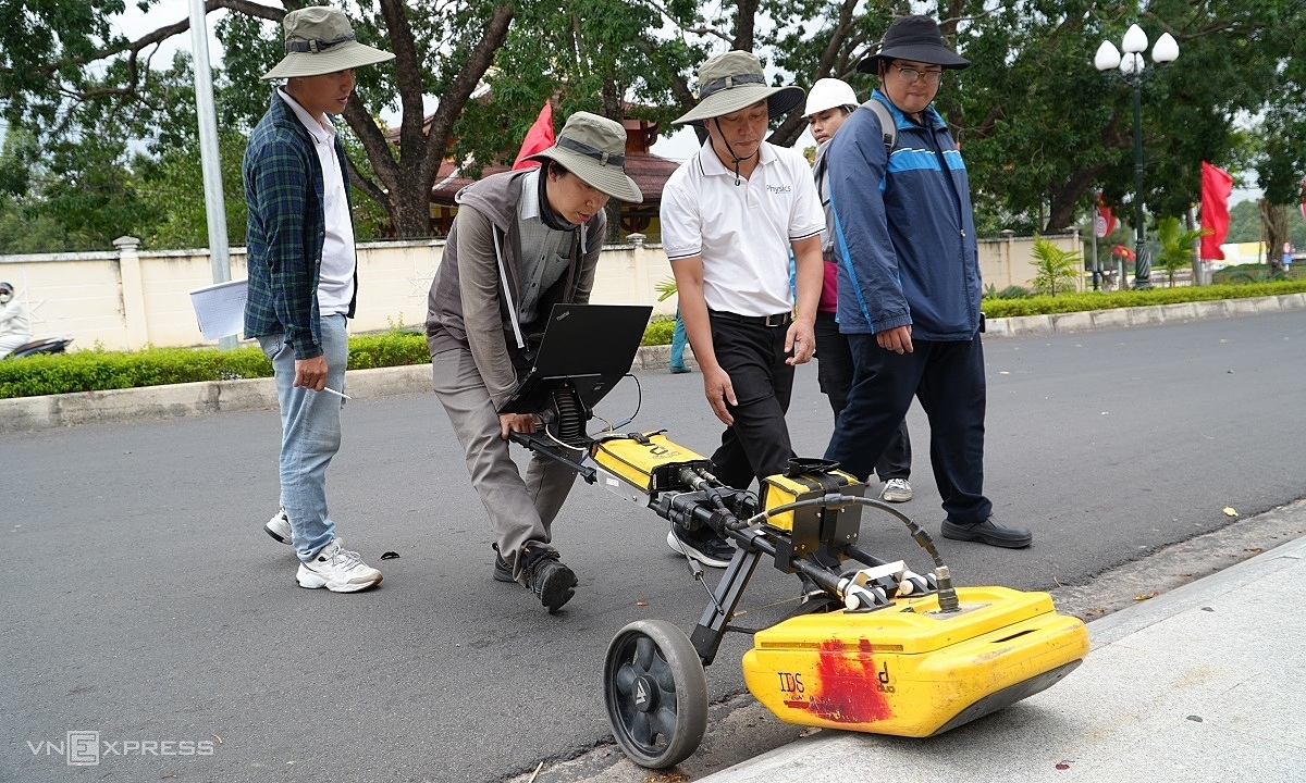 Quét radar tìm mộ tập thể liệt sĩ ở Quảng Ngãi