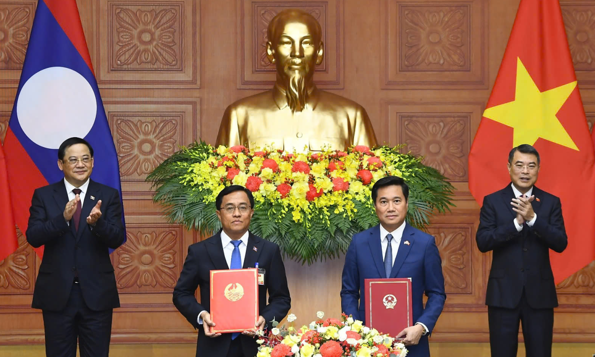 Việt - Lào ưu tiên thúc đẩy các dự án kết nối giao thông chiến lược