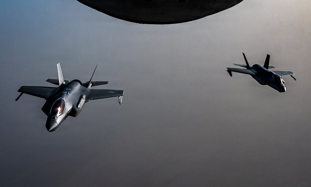 Mỹ tuyên bố bắn rơi UAV Iran trên eo biển Hormuz