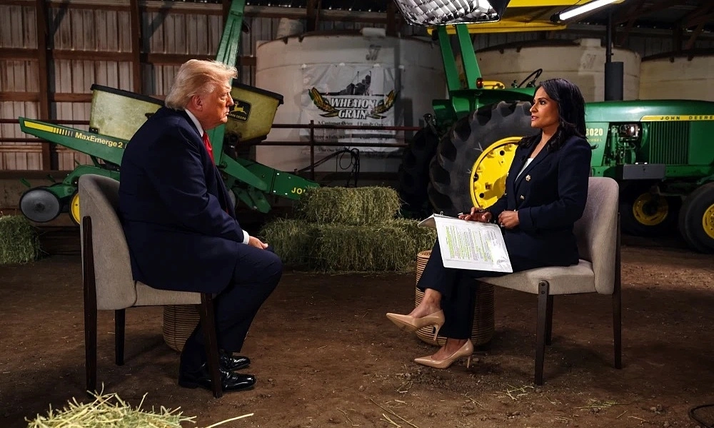 Ông Trump bỏ ngang buổi phỏng vấn sau tranh cãi nảy lửa